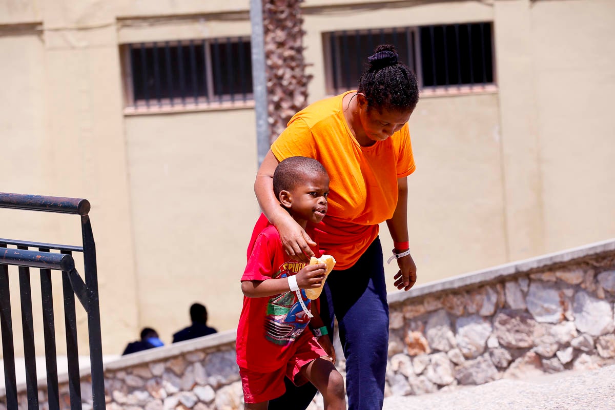 Las ONGS Cruz Roja, CEPAIM, CEAR y Mensajeros por la paz se van a hacer cargo de estas personas