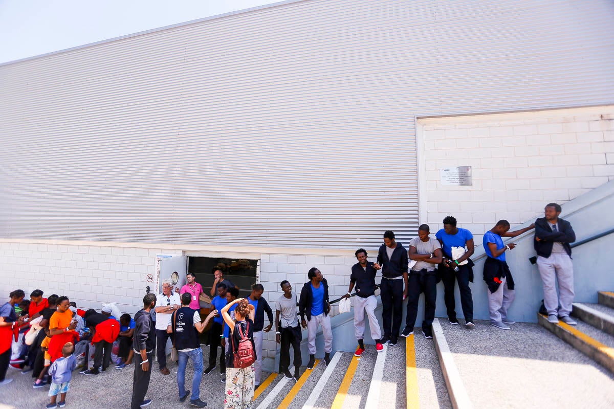 Las ONGS Cruz Roja, CEPAIM, CEAR y Mensajeros por la paz se van a hacer cargo de estas personas