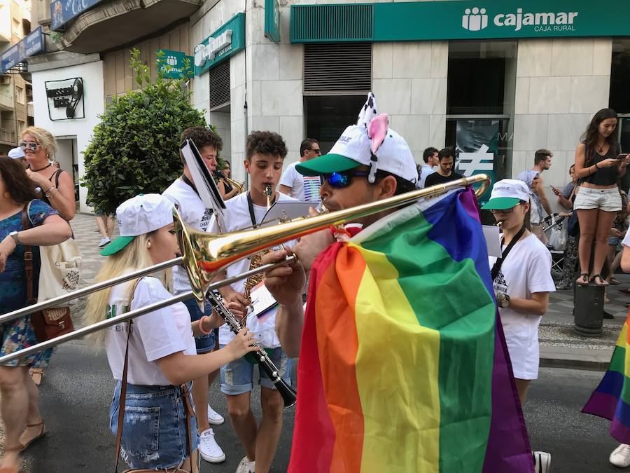 La marcha por el Orgullo LGTBIQ+ recorre las calles de la ciudad