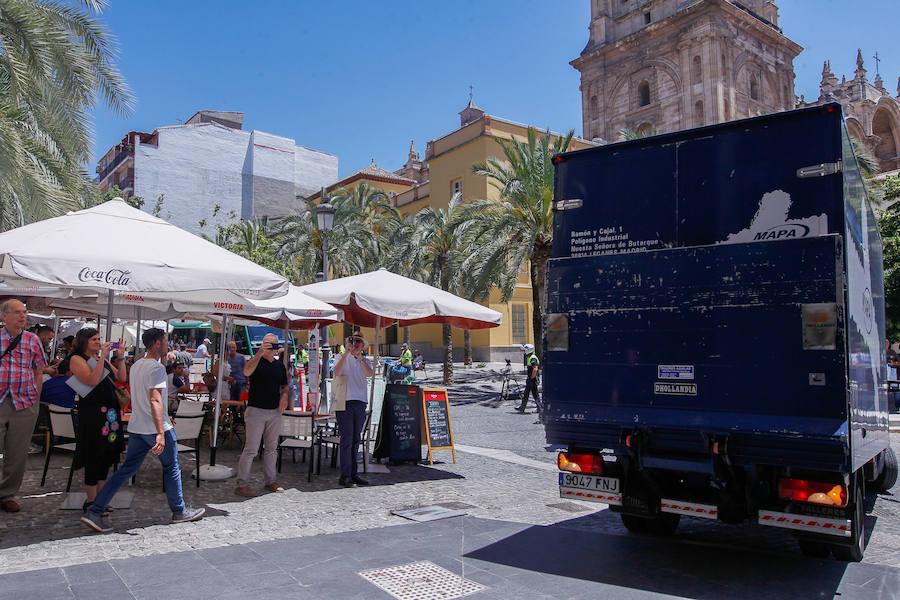 El archivo completo del poeta, compuesto por miles de documentos, cartas, manuscritos, libros y dibujos, está ya en el Centro Lorca