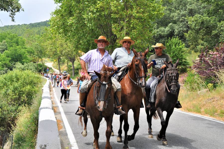 A esta fiesta acuden también muchísimas personas de Trevélez y de la zona de Almería