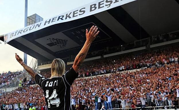 Guti en su presentación como jugador del Besiktas
