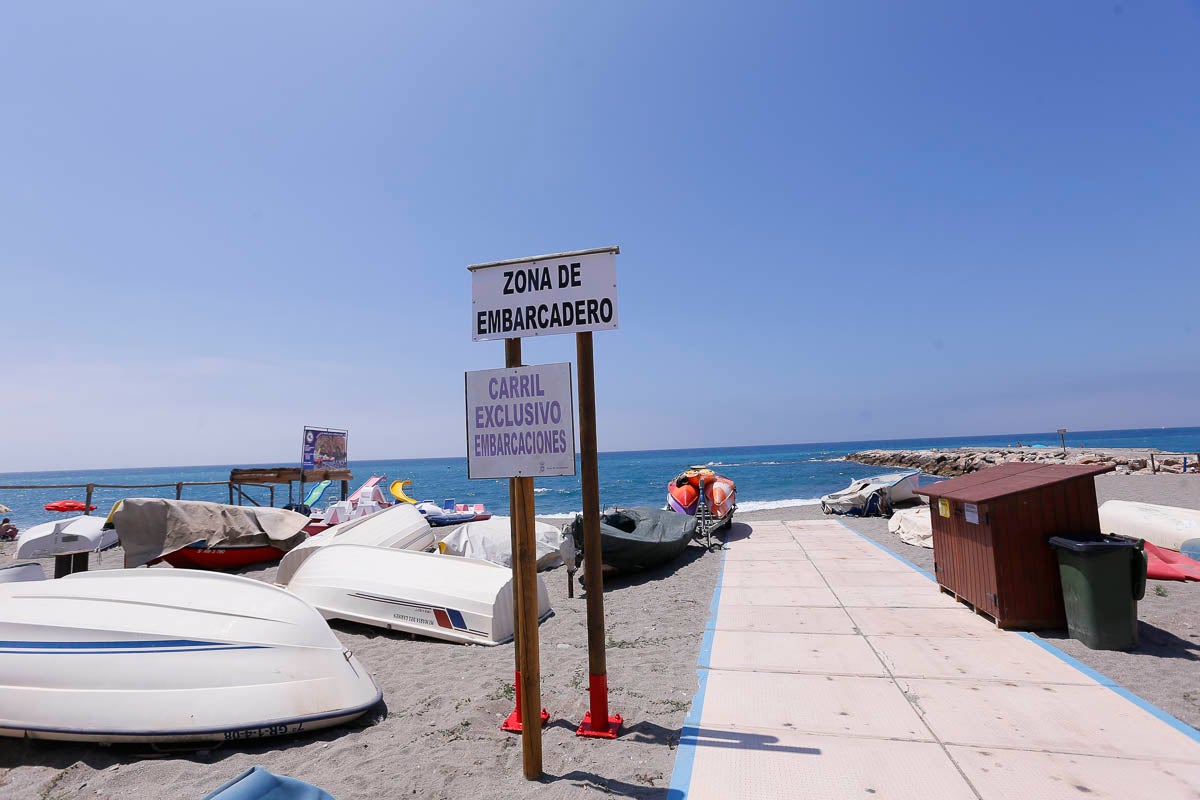 Torrenueva consigue cinco banderas Q de calidad por sus duchas adaptadas, baño social diario, reciclaje de basura y hasta pérgolas para ver los fantásticos atardeceres de la Costa Tropical. 