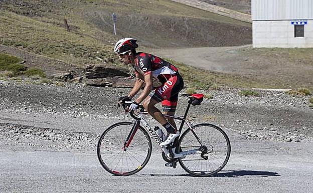 La Subida al Veleta, con la carretera cerrada al tráfico