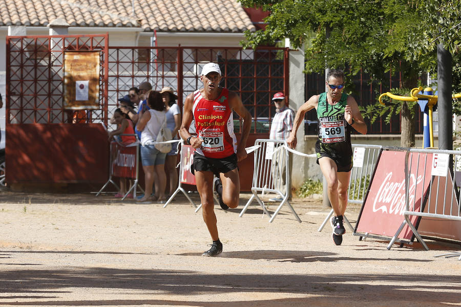 Juan Pérez y Petersson se llevan la victoria en Gójar, en una carrera que ha reunido a más de 700 corredores
