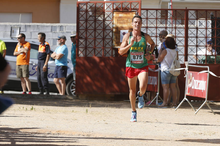 Juan Pérez y Petersson se llevan la victoria en Gójar, en una carrera que ha reunido a más de 700 corredores