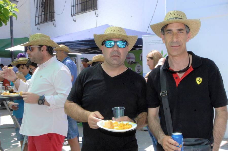 La Asociación 'Amigos de la Música' ha amenizado el festejo organizado por el sacerdote y colaborando el Ayuntamiento y los vecinos del municipio alpujarreño