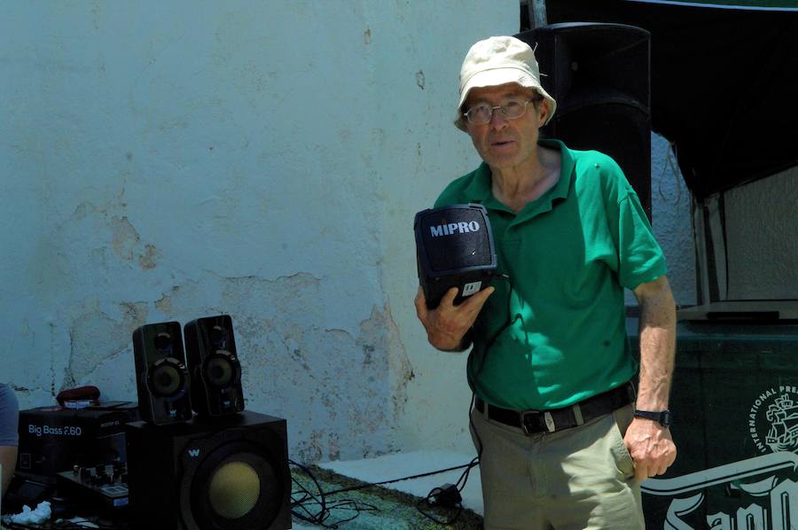 La Asociación 'Amigos de la Música' ha amenizado el festejo organizado por el sacerdote y colaborando el Ayuntamiento y los vecinos del municipio alpujarreño