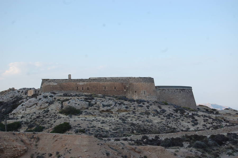 La fortaleza fue embargada para reparar daños en sus casas 