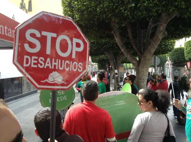 Marcha de Stop Desahucios por la capital almeriense. 