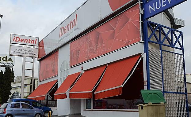 FACUA Granada convoca una asamblea informativa para los afectados por el cierre de iDental