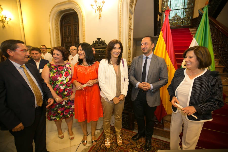 La primera mujer que ocupa este cargo en Granada prometió ser la voz de la provincia en Madrid