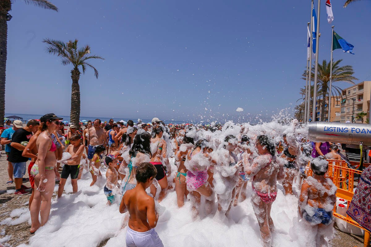 La fiesta de la espuma de Torrenueva es una de las actividades programadas.