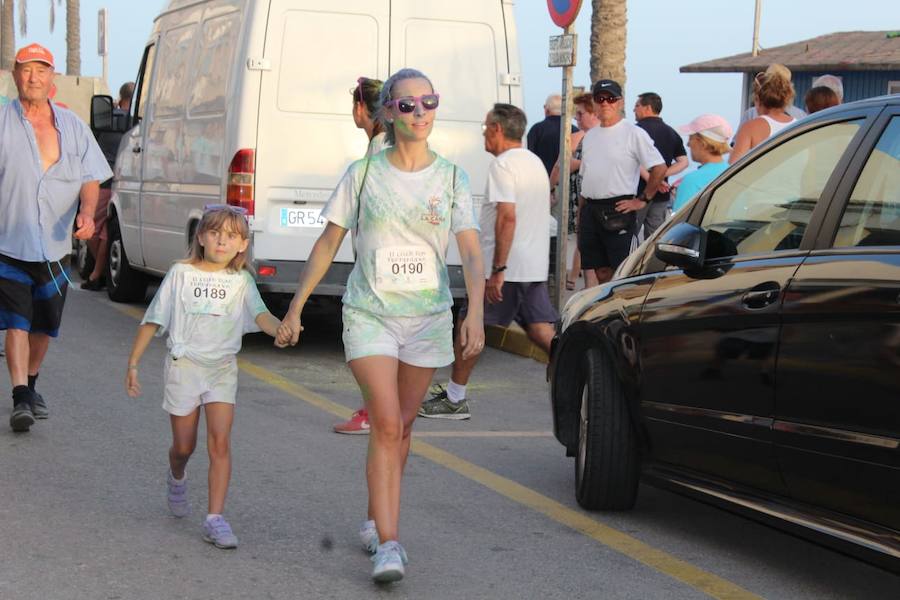 El anejo de Motril celebra la II Color Run; una combinación perfecta de fiesta y deporte