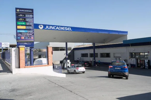 Gasolinera atracada ayer por la mañana en el Polígono de Juncaril. 