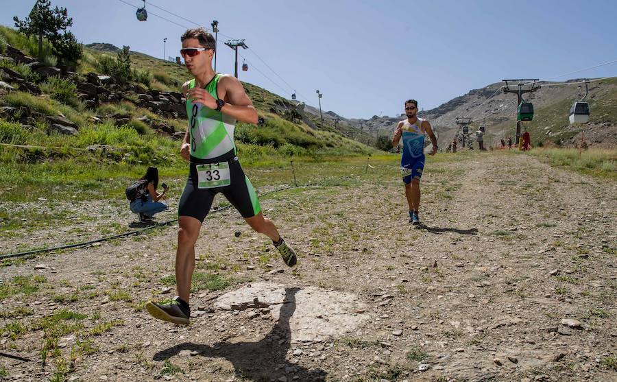 Las mejores imágenes de esta espectacular carrera entre Pradollano y La Hoya de la Mora.