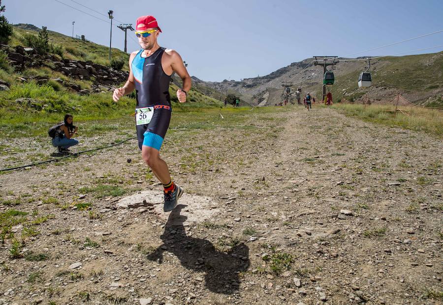 Las mejores imágenes de esta espectacular carrera entre Pradollano y La Hoya de la Mora.