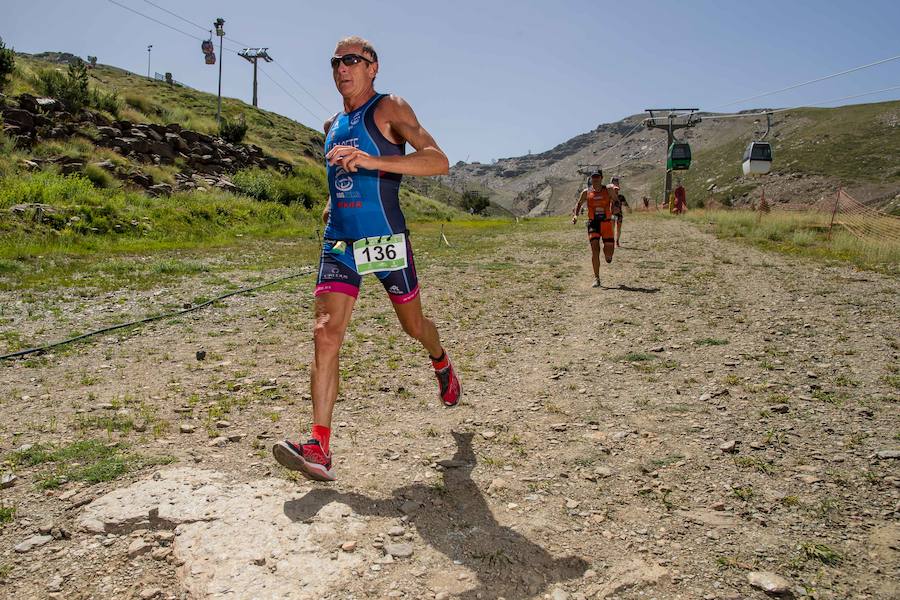 Las mejores imágenes de esta espectacular carrera entre Pradollano y La Hoya de la Mora.