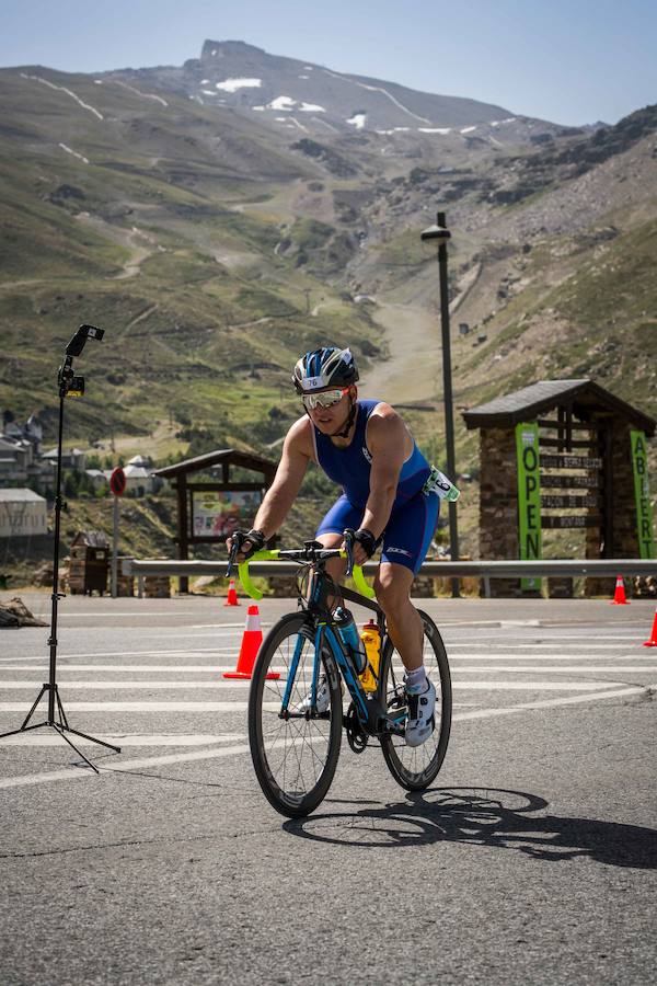 Las mejores imágenes de esta espectacular carrera entre Pradollano y La Hoya de la Mora.