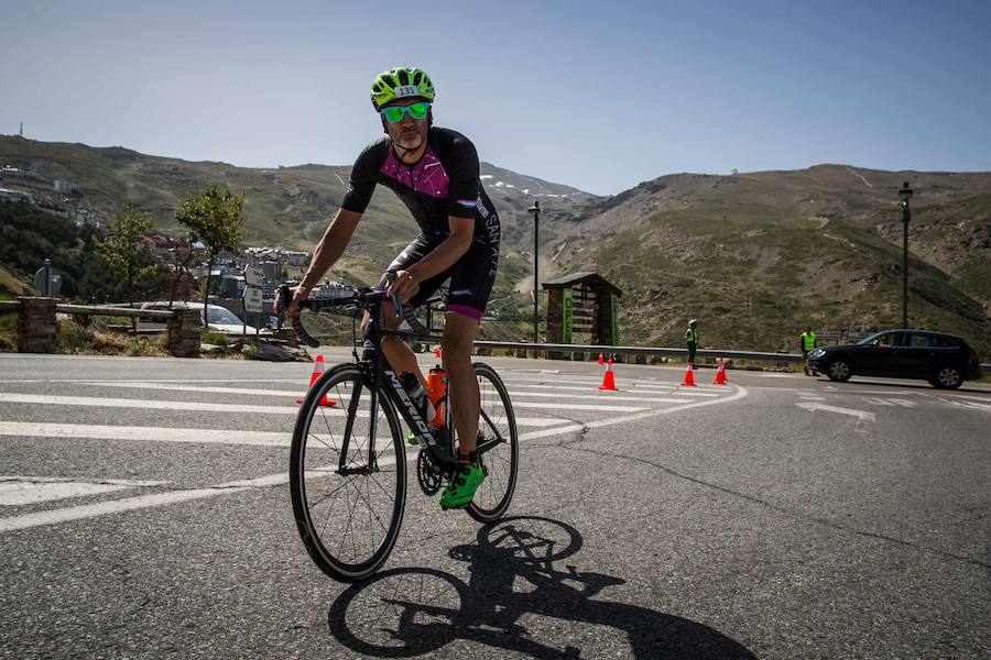 Las mejores imágenes de esta espectacular carrera entre Pradollano y La Hoya de la Mora.
