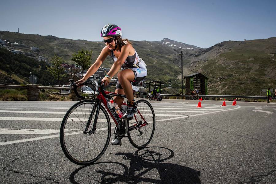 Las mejores imágenes de esta espectacular carrera entre Pradollano y La Hoya de la Mora.