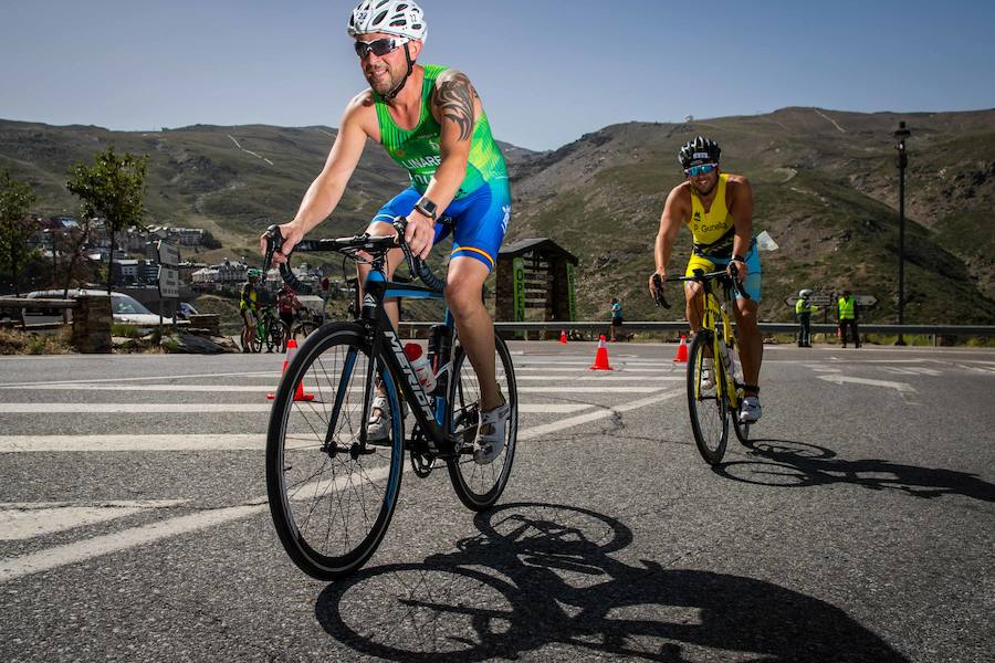 Las mejores imágenes de esta espectacular carrera entre Pradollano y La Hoya de la Mora.