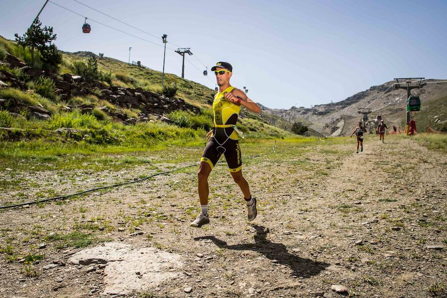 Las mejores imágenes de esta espectacular carrera entre Pradollano y La Hoya de la Mora.