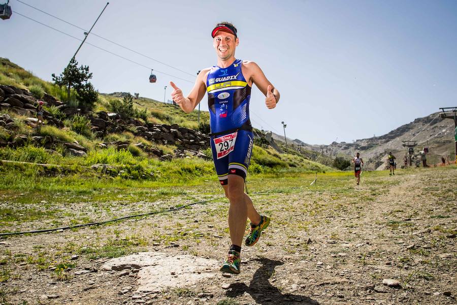 Las mejores imágenes de esta espectacular carrera entre Pradollano y La Hoya de la Mora.