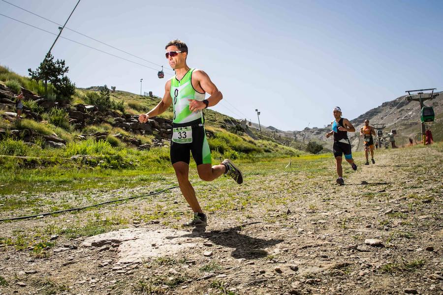 Las mejores imágenes de esta espectacular carrera entre Pradollano y La Hoya de la Mora.