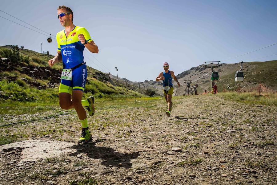 Las mejores imágenes de esta espectacular carrera entre Pradollano y La Hoya de la Mora.