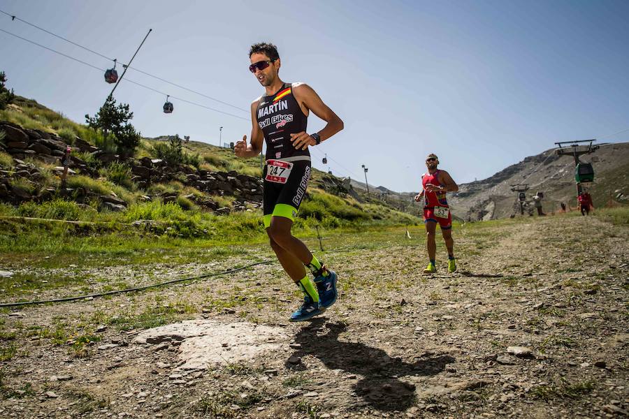 Las mejores imágenes de esta espectacular carrera entre Pradollano y La Hoya de la Mora.