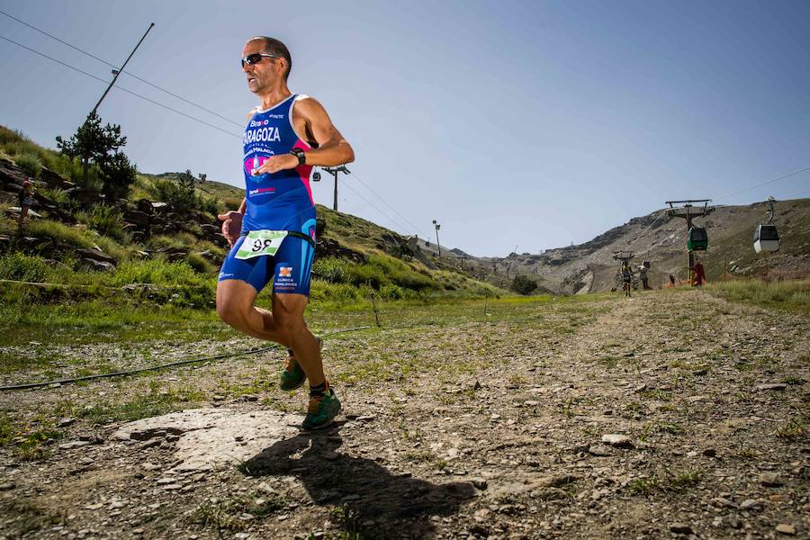 Las mejores imágenes de esta espectacular carrera entre Pradollano y La Hoya de la Mora.