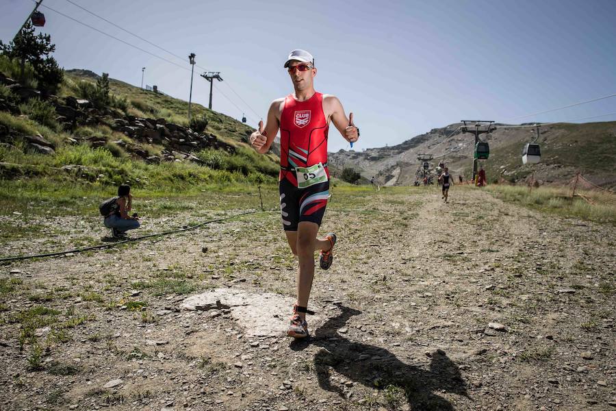 Las mejores imágenes de esta espectacular carrera entre Pradollano y La Hoya de la Mora.