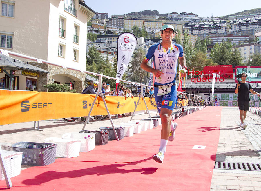Las mejores imágenes de esta espectacular carrera entre Pradollano y La Hoya de la Mora.