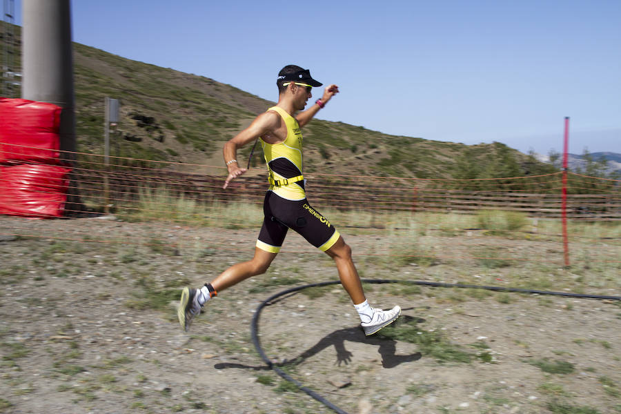 Las mejores imágenes de esta espectacular carrera entre Pradollano y La Hoya de la Mora.