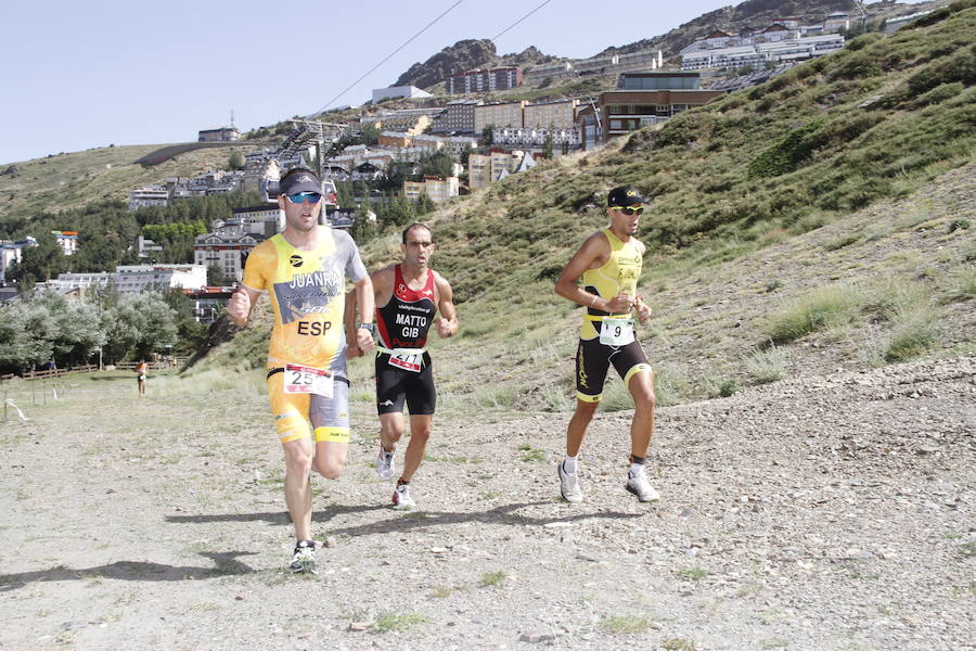 Las mejores imágenes de esta espectacular carrera entre Pradollano y La Hoya de la Mora.