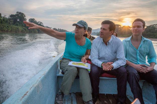 Peña Nieto visita la selva Lacandona, en el Estado mexicano de Quintana Roo. Arriba, Punta Mita, uno de sus rincones favoritos.