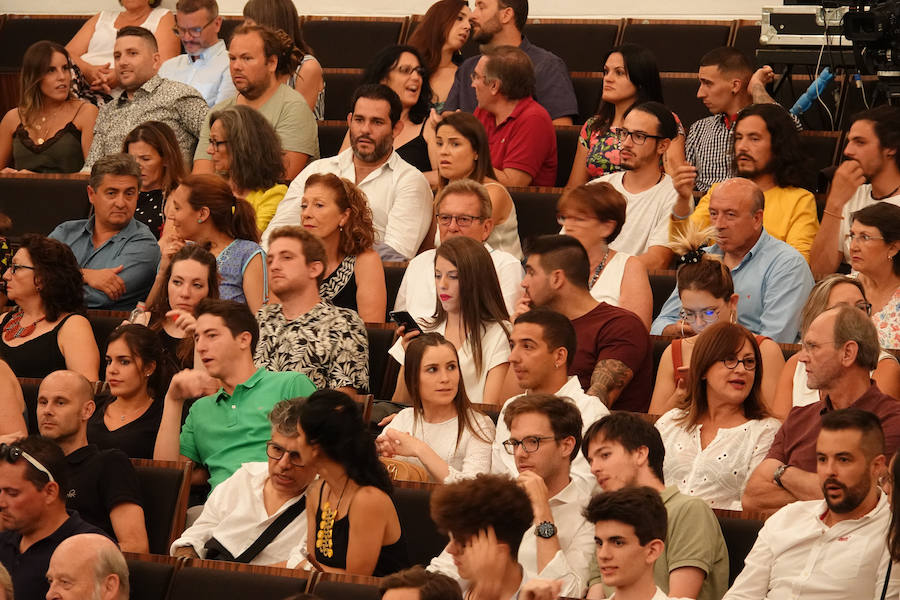 Diego 'El Cigala' demostró su poderío ante un auditorio Manuel de Falla abarrotado, como plato fuerte del Festival de la Guitarra de Granada