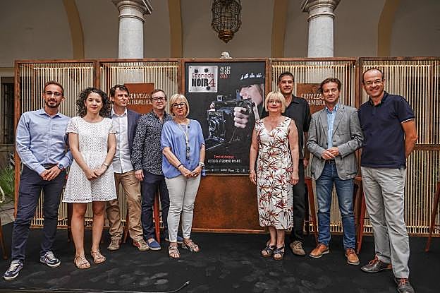 Autoridades, ayer, en la presentación del avance de la cuarta edición de Granada Noir. 