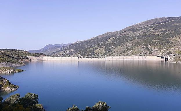 La Junta adjudica el aprovechamiento hidroeléctrico de la presa de Rules