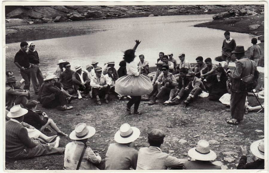 La romería era también una jornada de convivencia. Esta imagen es de 1961