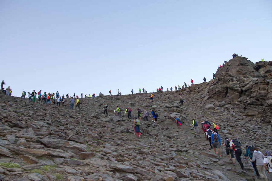 Los Tajos de la Virgen y el Mulhacén volvieron a ser el escenario de una de las tradiciones más queridas en Sierra Nevada