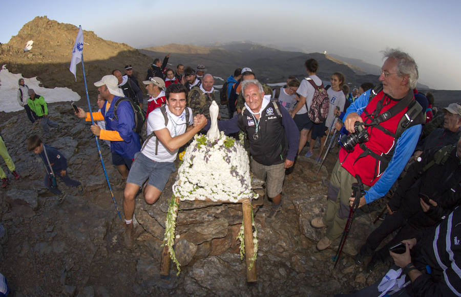Los Tajos de la Virgen y el Mulhacén volvieron a ser el escenario de una de las tradiciones más queridas en Sierra Nevada