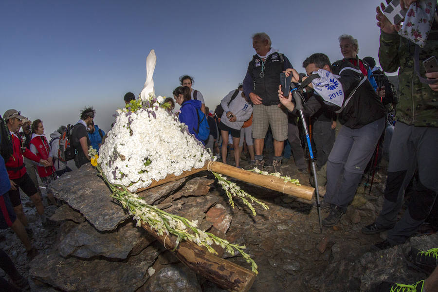 Los Tajos de la Virgen y el Mulhacén volvieron a ser el escenario de una de las tradiciones más queridas en Sierra Nevada