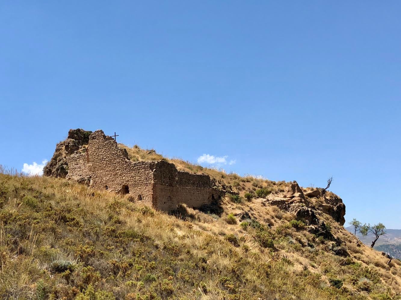 Cuenta la leyenda que, en el siglo XV, una joven cautiva cristiana fue encarcelada en la Alhambra. Era una mujer tan hermosa que el rey Muley Hacén se enamoró locamente de ella. Tanto que, una vez convertida al Islam, fue desposada por el monarca, que la convirtió en su favorita con el nombre de Zoraida