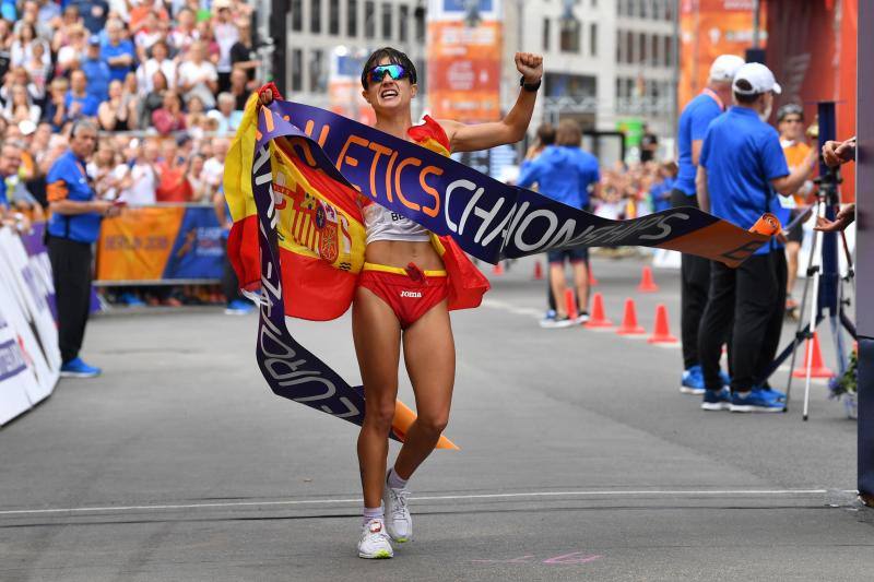 La atleta logra la medalla de oro en los Europeos en 20 kms marcha