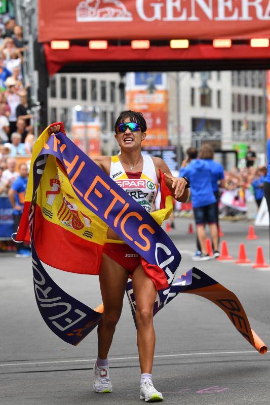 La atleta logra la medalla de oro en los Europeos en 20 kms marcha