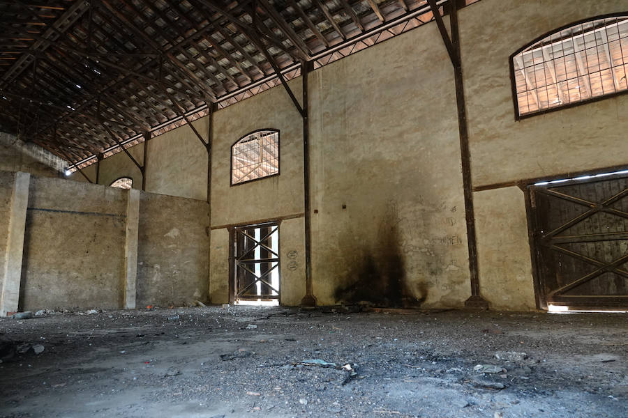 Interior del antiguo muelle de mercancías de Iznalloz.