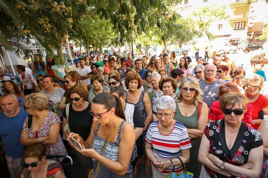La Guardia Civil ha detenido a un hombre de 39 años como presunto responsable de la muerte de una joven de 21 años con la que mantenía una relación sentimental y a la que abandonó junto a un centro sanitario con heridas por arma blanca que le han costado la vida