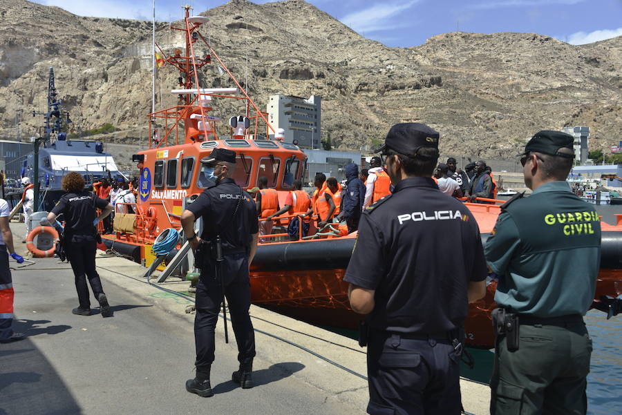 Ayer llegaron 95 personas en dos pateras que fueron atentidas en el Centro de Atención Temporal de Extranjeros
